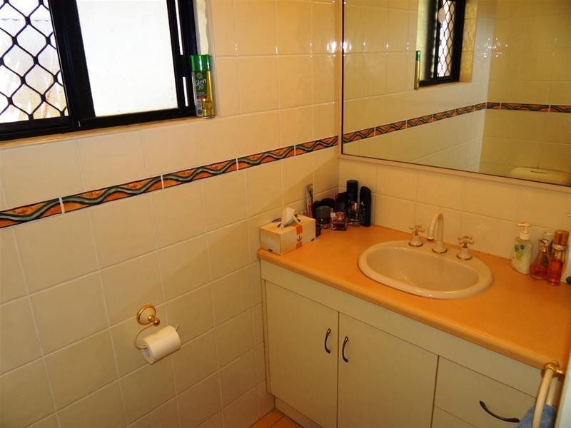 6 BROAD Street, Etty Bay QLD 4858