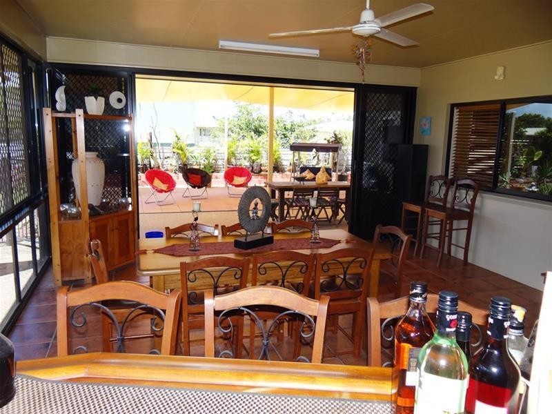 6 BROAD Street, Etty Bay QLD 4858