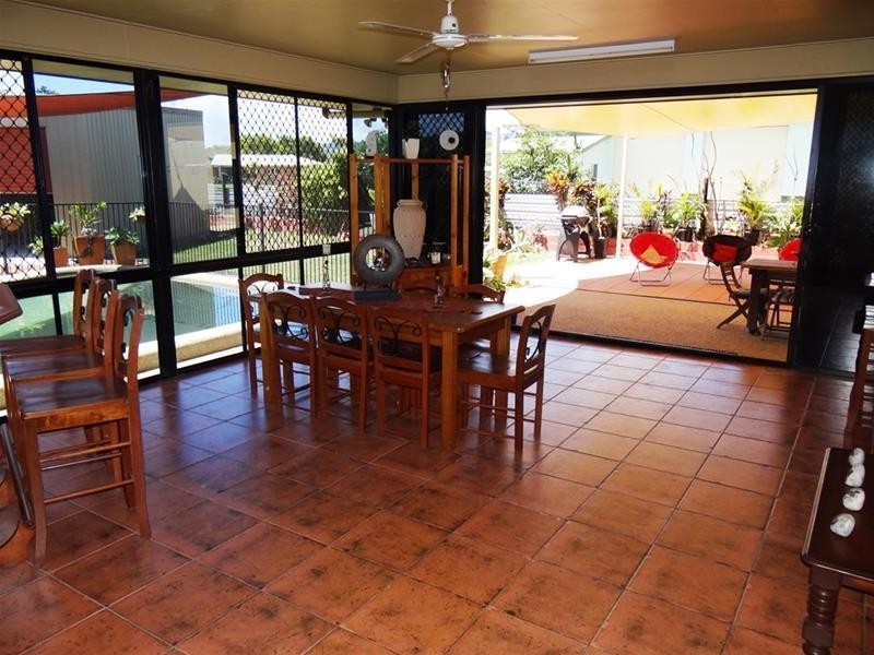6 BROAD Street, Etty Bay QLD 4858