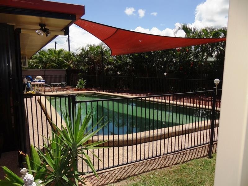 6 BROAD Street, Etty Bay QLD 4858