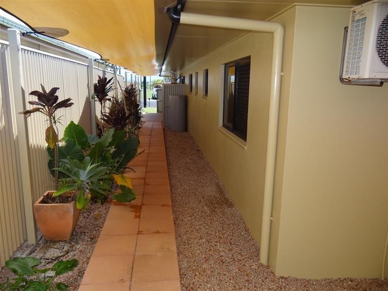 6 BROAD Street, Etty Bay QLD 4858