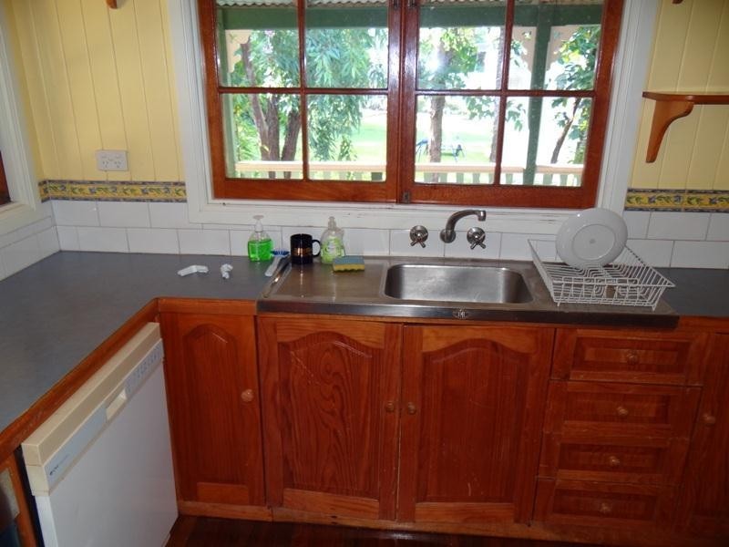 17 ENID STREET,, Flying Fish Point QLD 4860