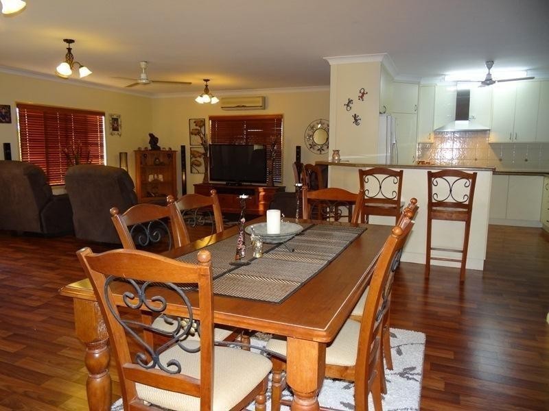 6 BROAD Street, Etty Bay QLD 4858