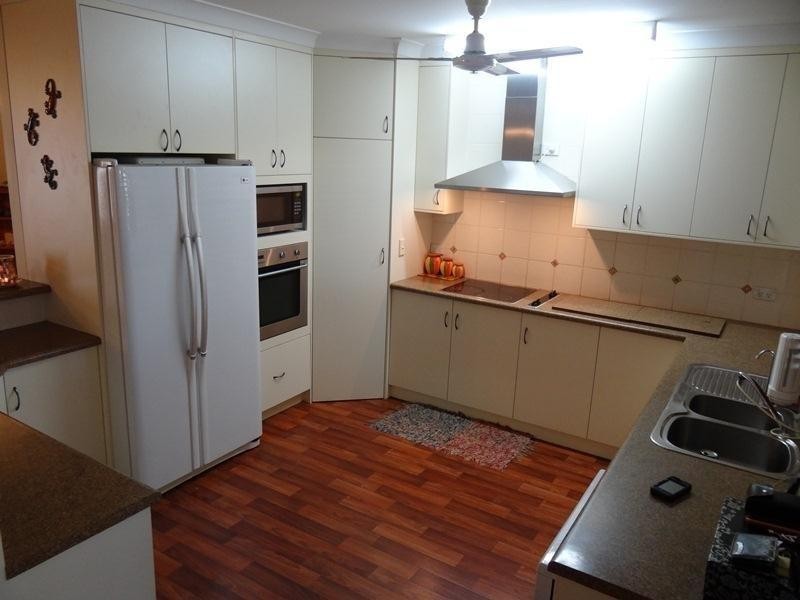 6 BROAD Street, Etty Bay QLD 4858