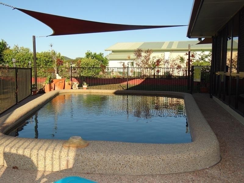 6 BROAD Street, Etty Bay QLD 4858