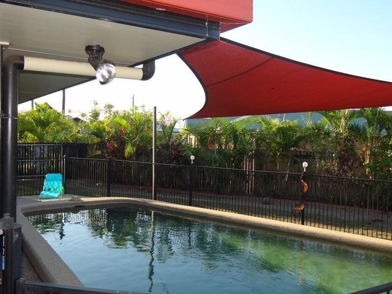 6 BROAD Street, Etty Bay QLD 4858