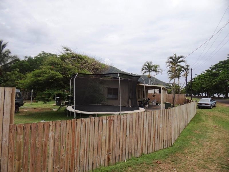 1 Esplanade Flying Fish Point, QLD, 4860, Flying Fish Point QLD 4860