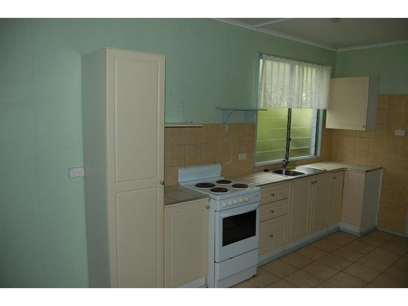 12 Judy Street, Flying Fish Point QLD 4860