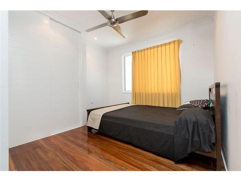 6 Feldt Street, Flying Fish Point QLD 4860