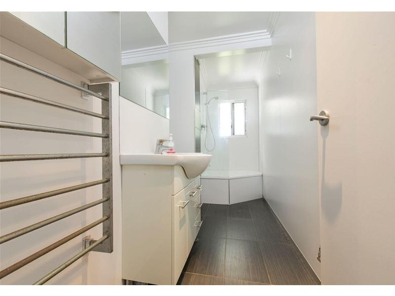 6 Feldt Street, Flying Fish Point QLD 4860