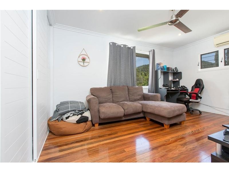 6 Feldt Street, Flying Fish Point QLD 4860