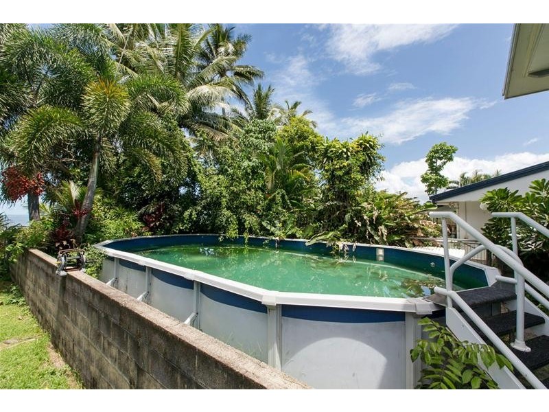 6 Feldt Street, Flying Fish Point QLD 4860