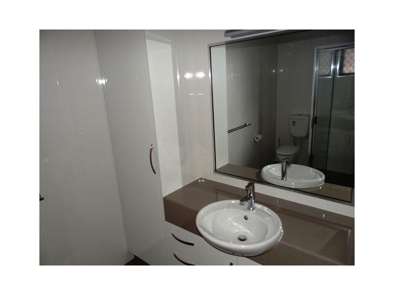 2/45  Moriarty Street, Goondi Hill QLD 4860