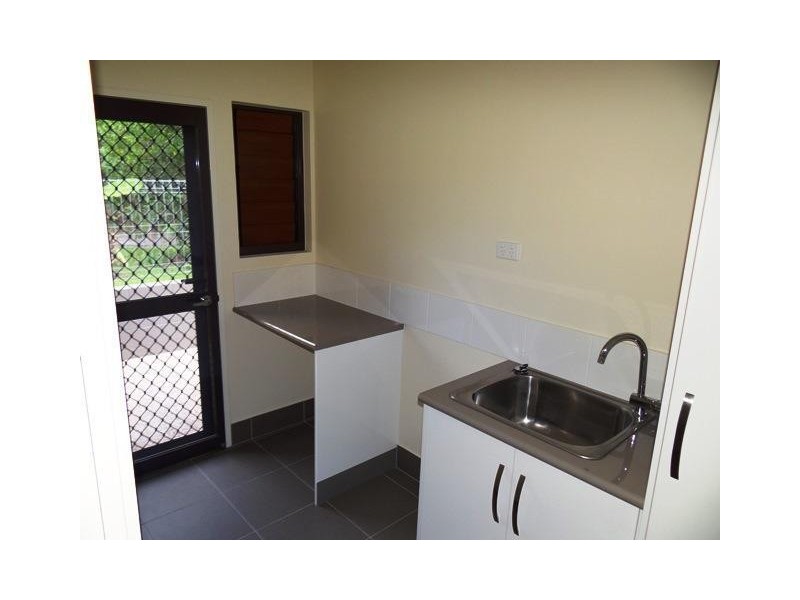 2/45  Moriarty Street, Goondi Hill QLD 4860