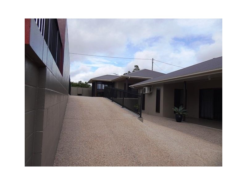 2/45  Moriarty Street, Goondi Hill QLD 4860