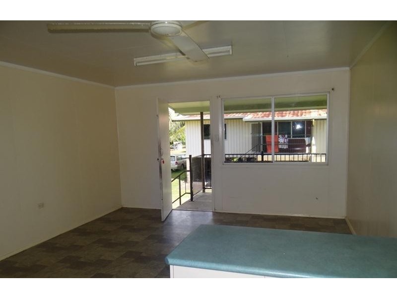 2/68 Howe Street, Webb QLD 4860