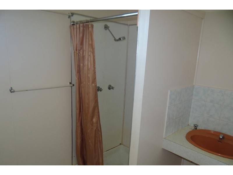 2/68 Howe Street, Webb QLD 4860