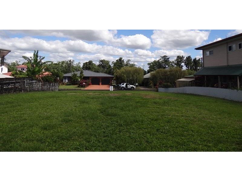 37  RIVERSIDE Crescent, Innisfail Estate QLD 4860