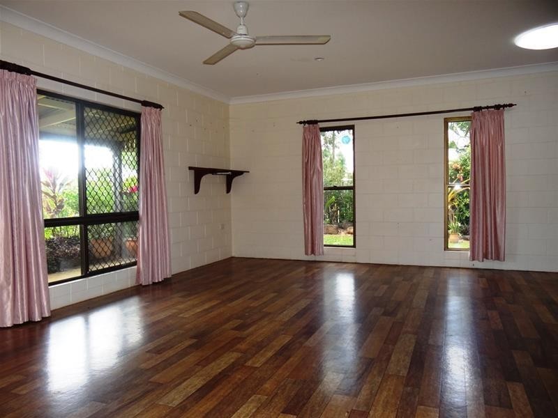 4  GRECH Close, Wangan QLD 4871