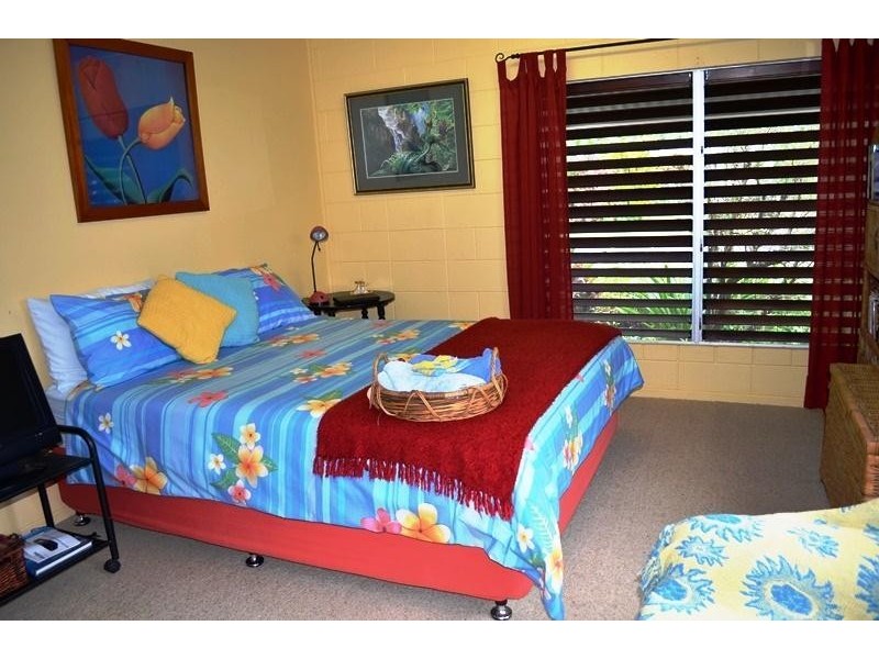 26 Feldt Street, Flying Fish Point QLD 4860