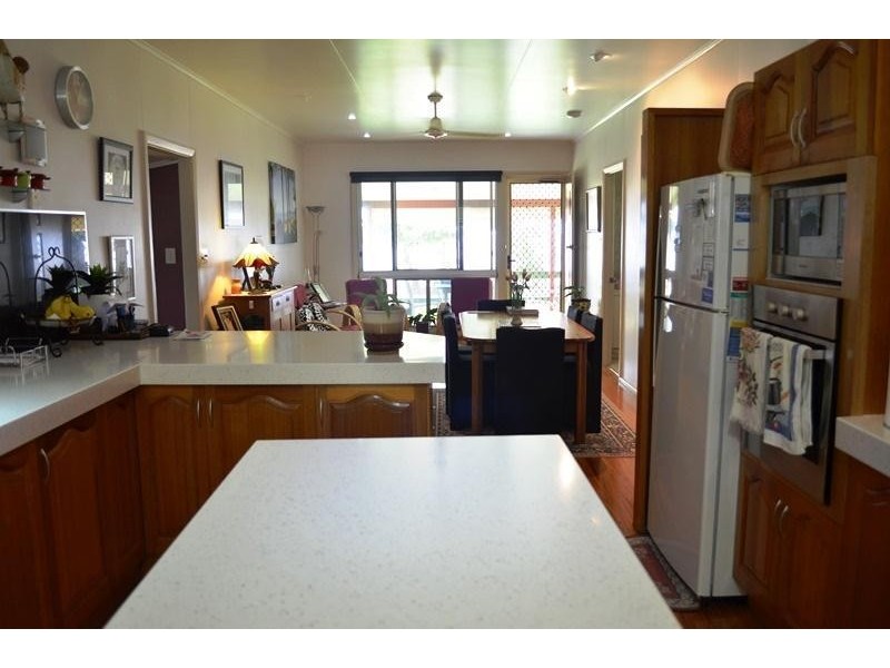 26 Feldt Street, Flying Fish Point QLD 4860