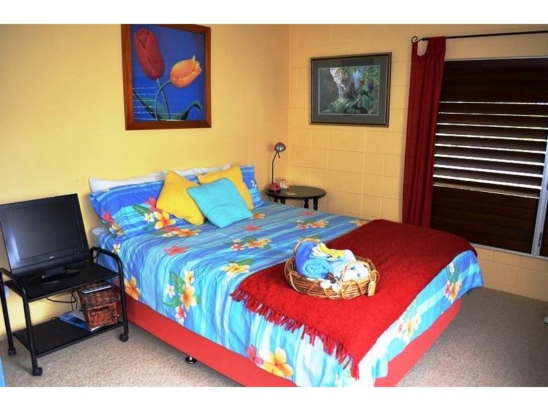 26 Feldt Street, Flying Fish Point QLD 4860