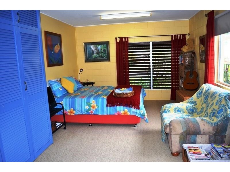 26 Feldt Street, Flying Fish Point QLD 4860