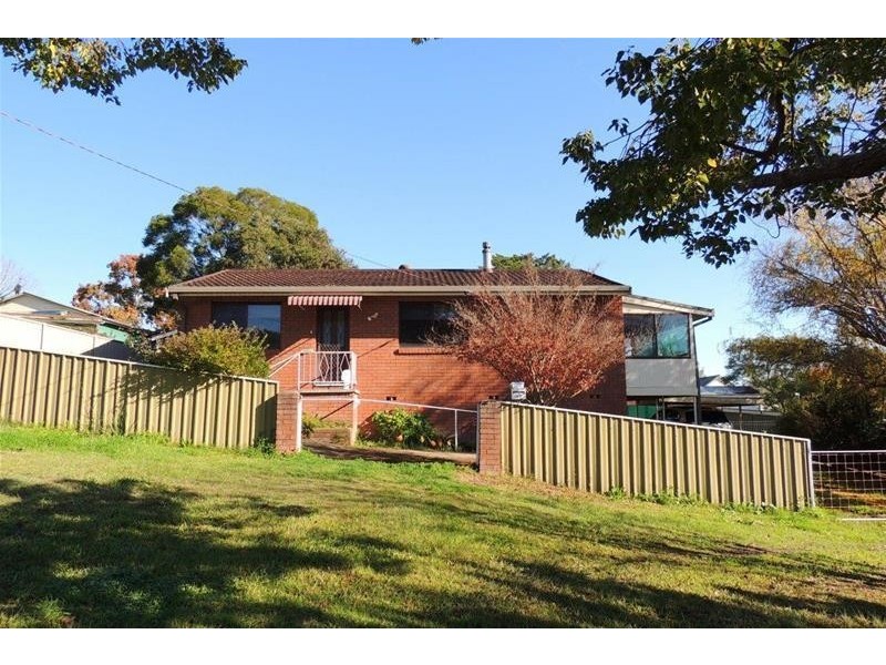 27 Ravenshaw Street, Gloucester NSW 2422