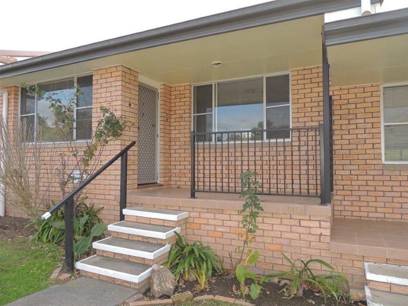 2/11 Manning Street, Gloucester NSW 2422