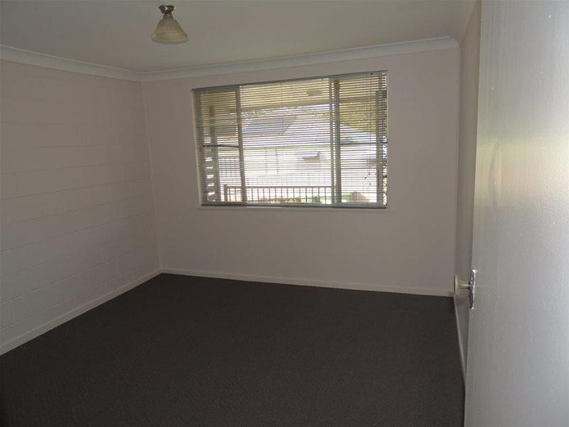 2/11 Manning Street, Gloucester NSW 2422