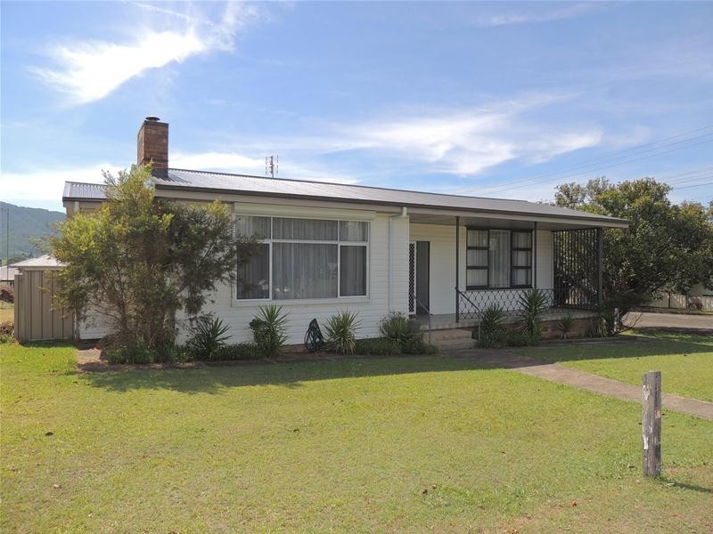 98 Ravenshaw Street, Gloucester NSW 2422