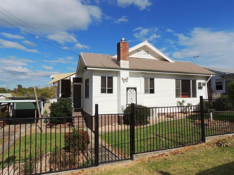 17 Gregson Street, Gloucester NSW 2422