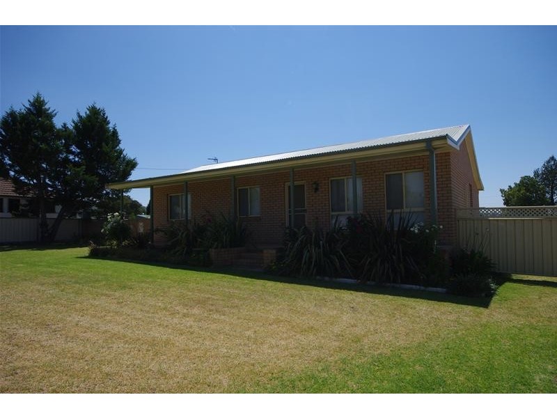 5 Fitzroy Avenue, Cowra NSW 2794