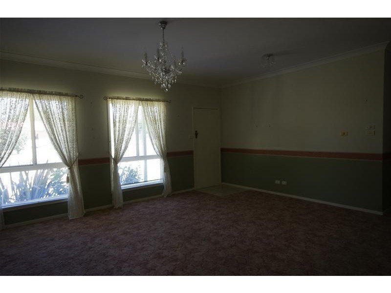 5 Fitzroy Avenue, Cowra NSW 2794