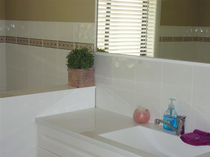 32 Peter Whitty Road, Cowra NSW 2794