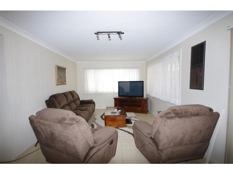 27 Brisbane Avenue, Cowra NSW 2794