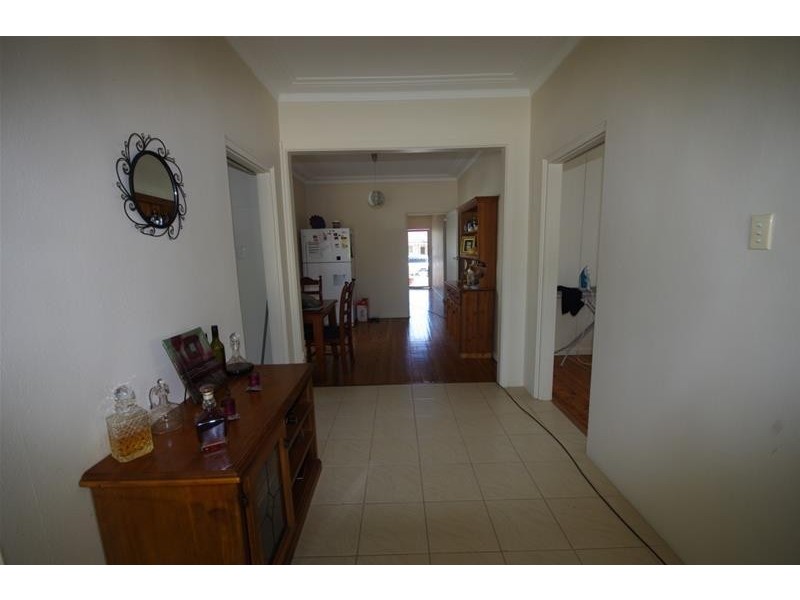 27 Brisbane Avenue, Cowra NSW 2794