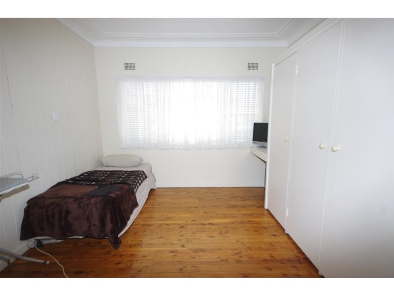 27 Brisbane Avenue, Cowra NSW 2794