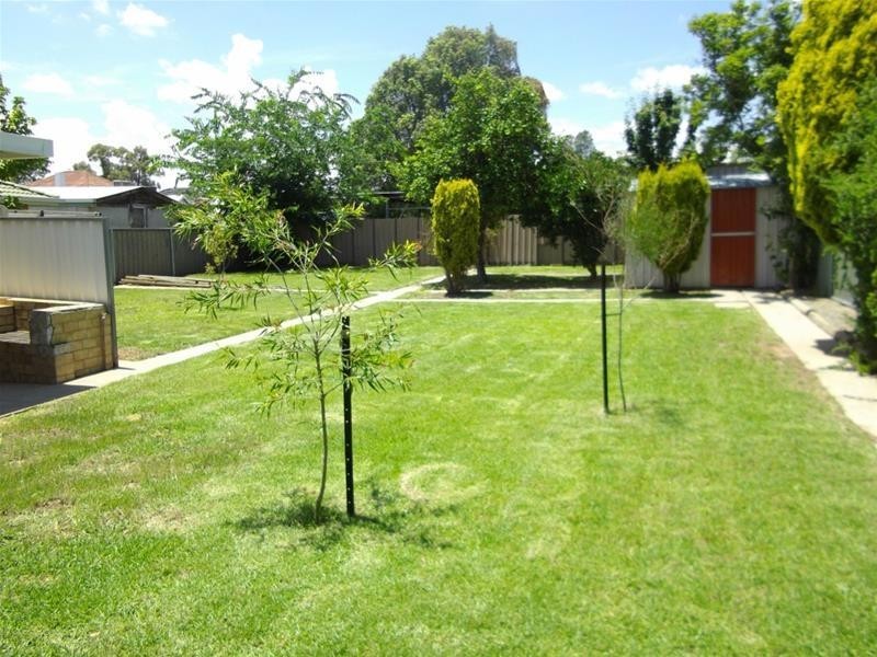 27 Brisbane Avenue, Cowra NSW 2794