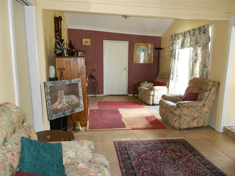 4 York Street, Greenethorpe NSW 2809