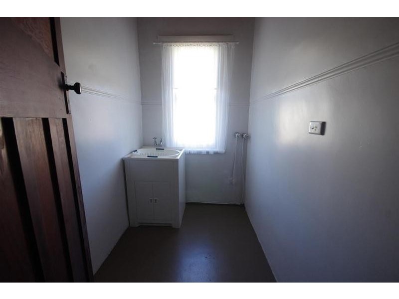 19 Young Road, Cowra NSW 2794