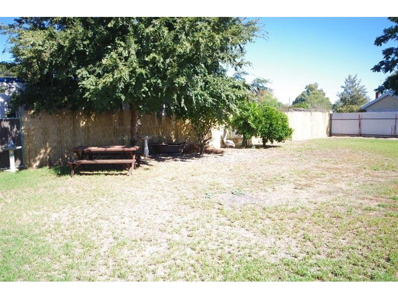 19 Young Road, Cowra NSW 2794