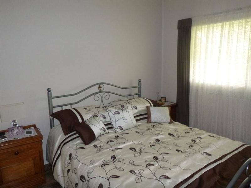 10-12 Robinson Street, Woodstock NSW 2793