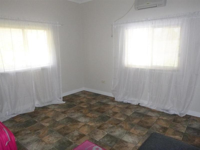 10-12 Robinson Street, Woodstock NSW 2793