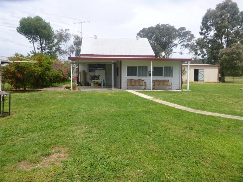 10-12 Robinson Street, Woodstock NSW 2793