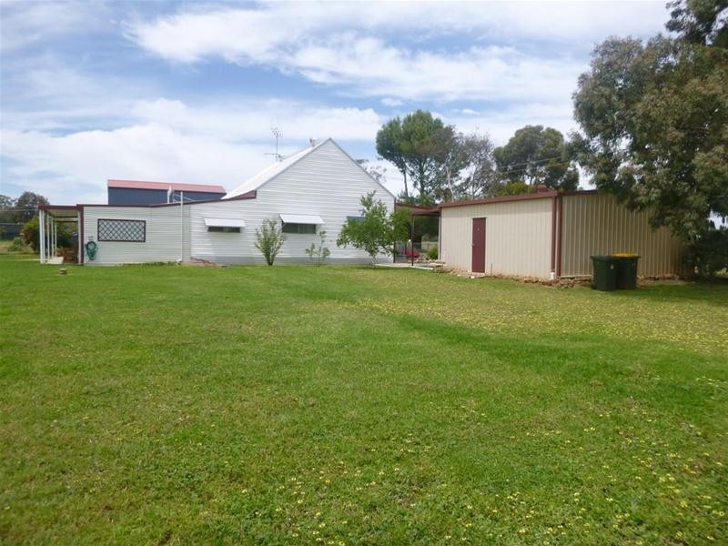 10-12 Robinson Street, Woodstock NSW 2793