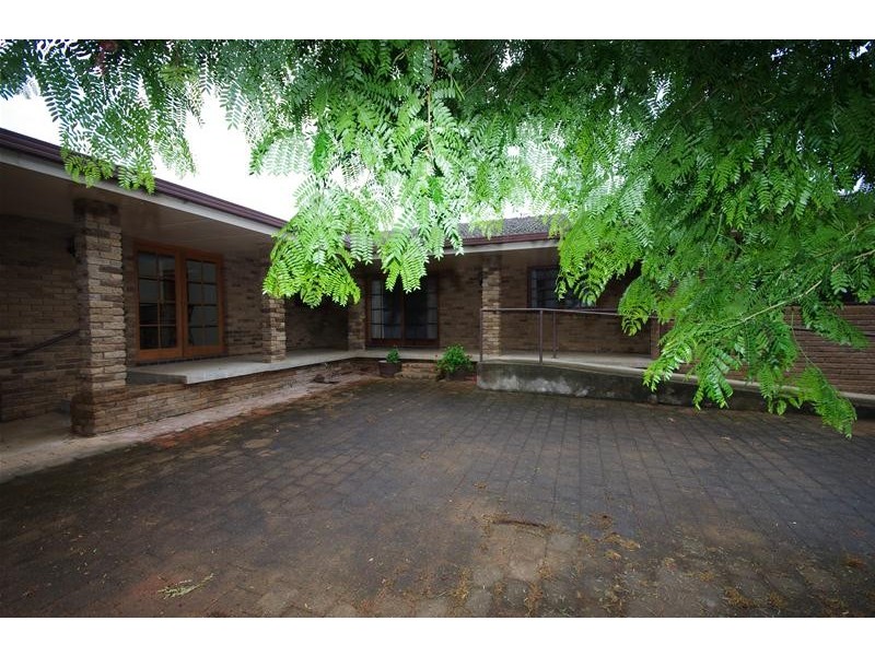 47 Evans Street, Cowra NSW 2794