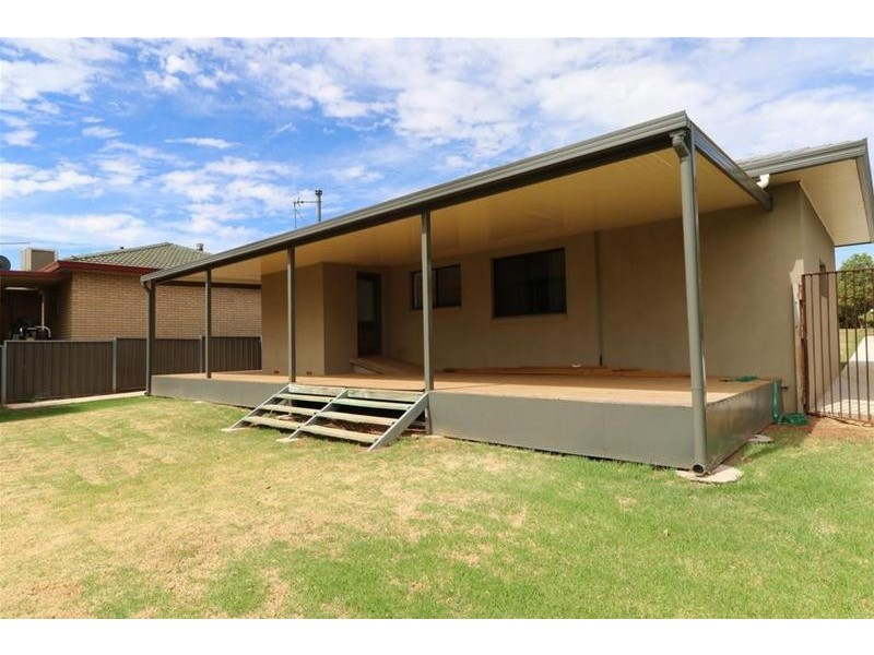 4 Newcombe Street, Cowra NSW 2794