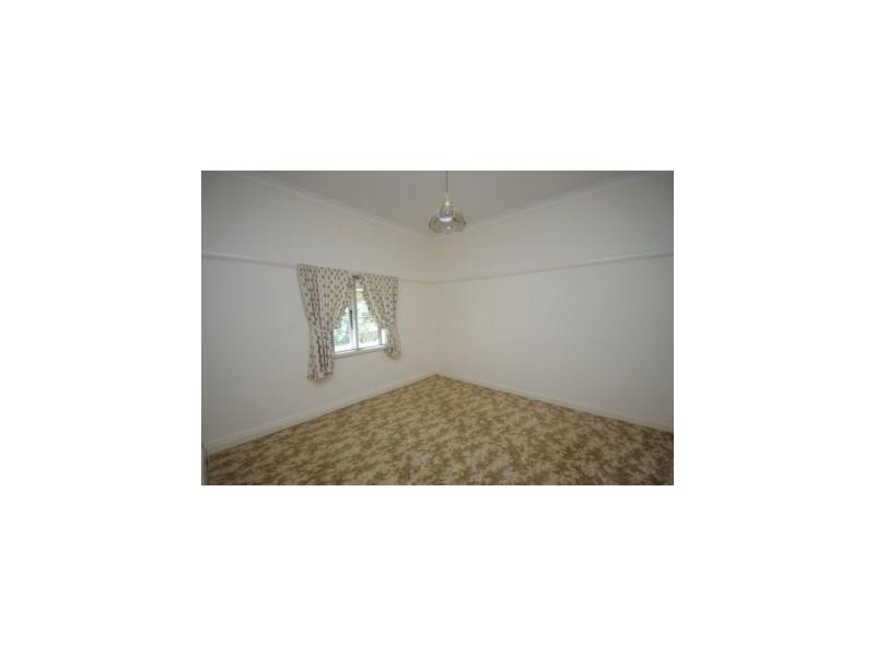 35 Liverpool Street, Cowra NSW 2794