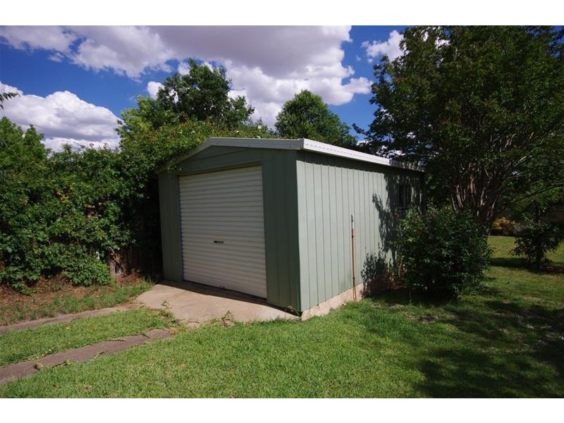 35 Liverpool Street, Cowra NSW 2794